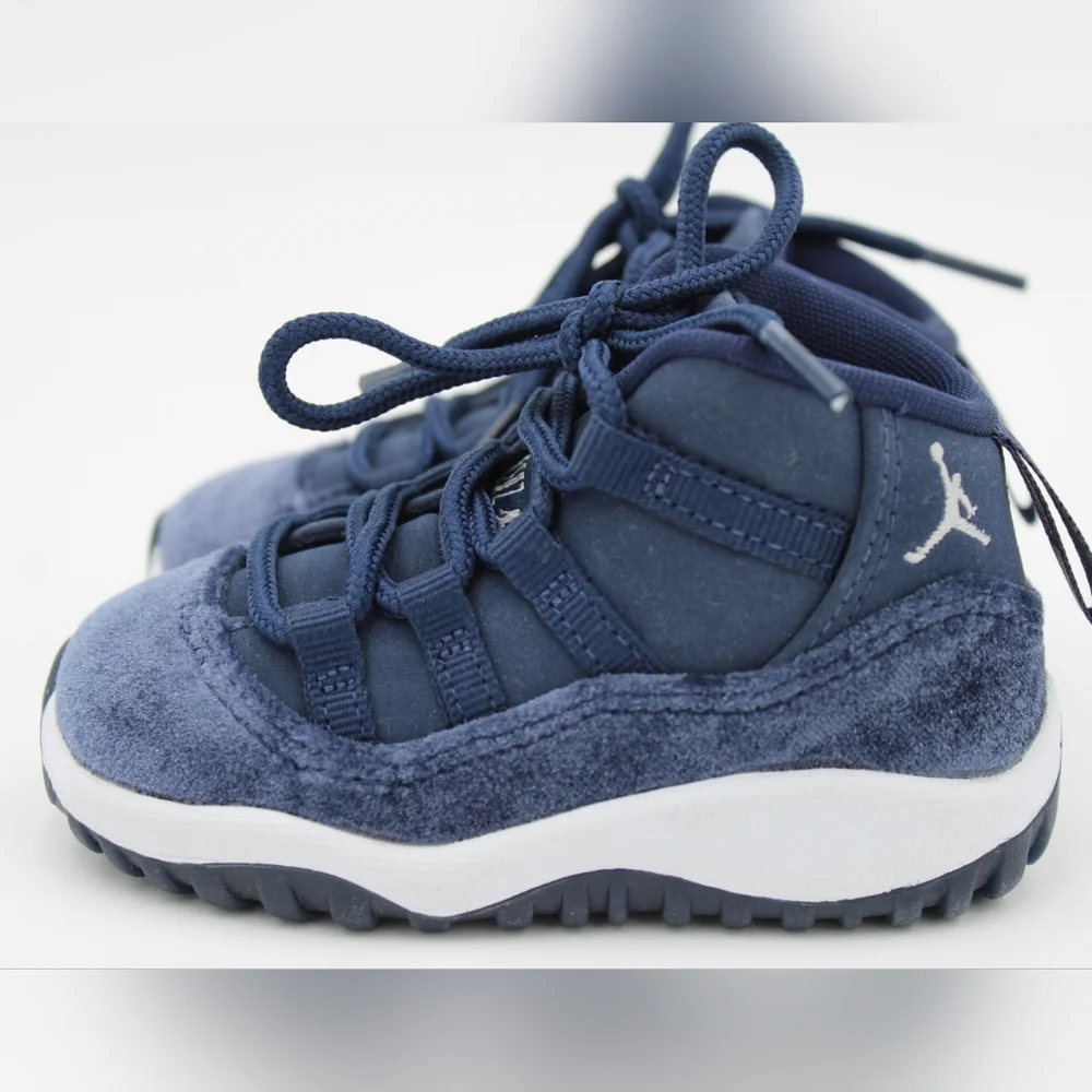 Jordan 11 Retro (TD) 4C – Midnight Navy – Mint Condition - Picture 3 of 8